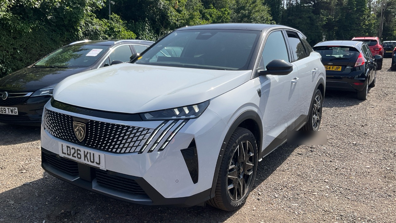 Peugeot 3008 Allure Hybrid gallery image 2 available through Kova Motors