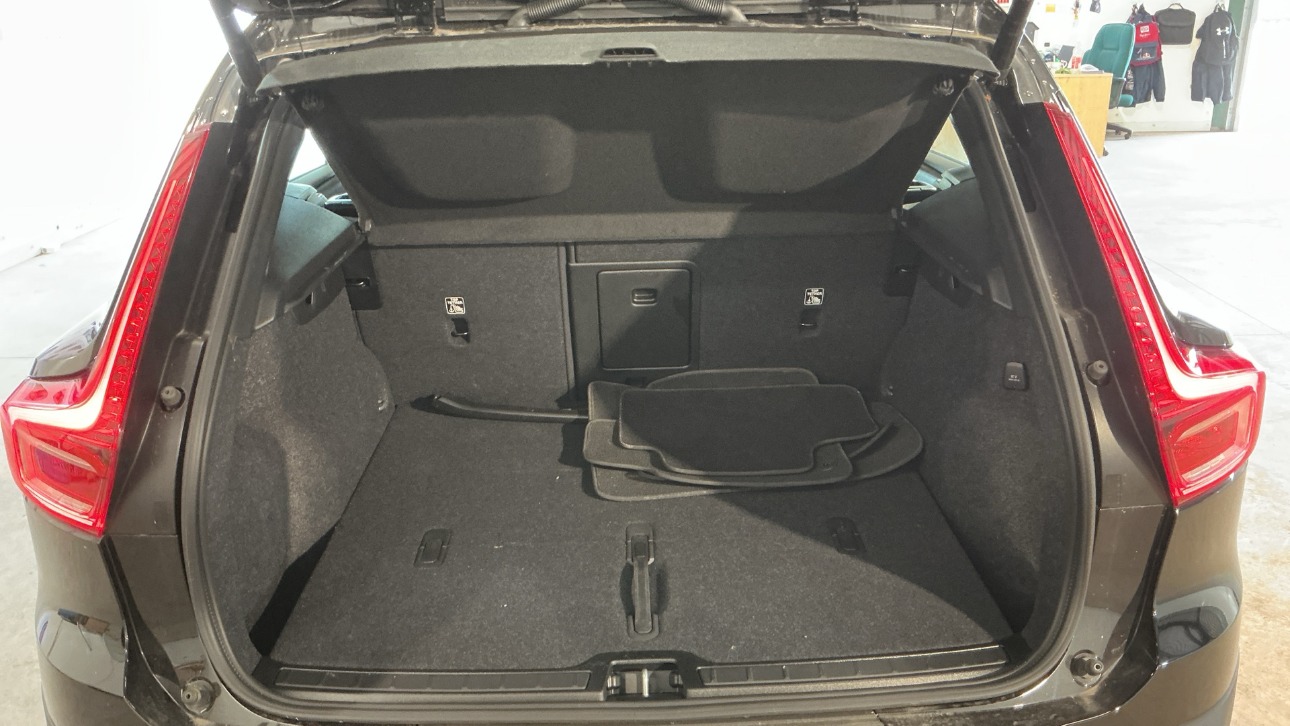 Volvo XC40 Plus Dark gallery image 7 available through Kova Motors