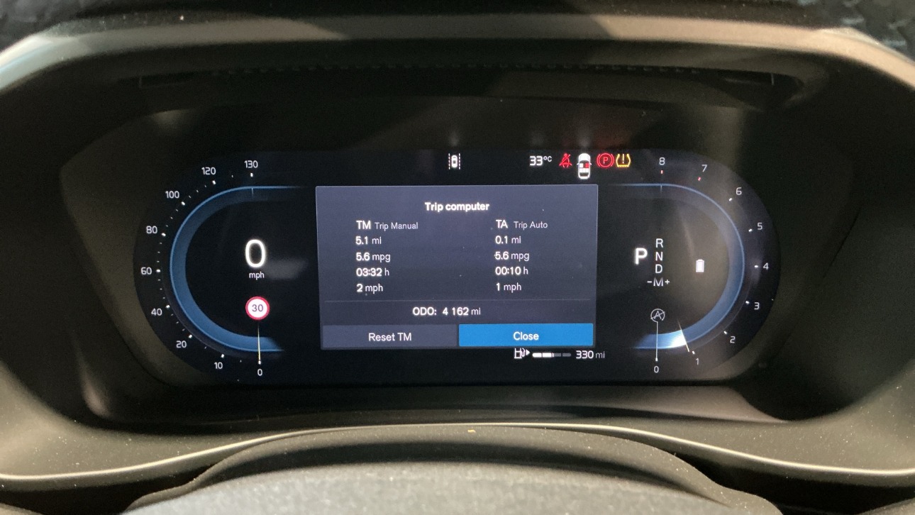 Volvo XC40 Plus Dark gallery image 10 available through Kova Motors