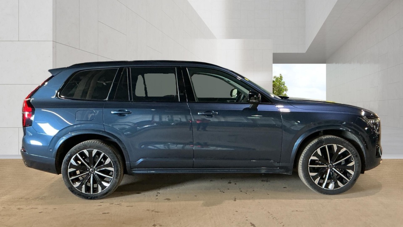 Volvo XC90 Ultra Dark AWD gallery image 4 available through Kova Motors
