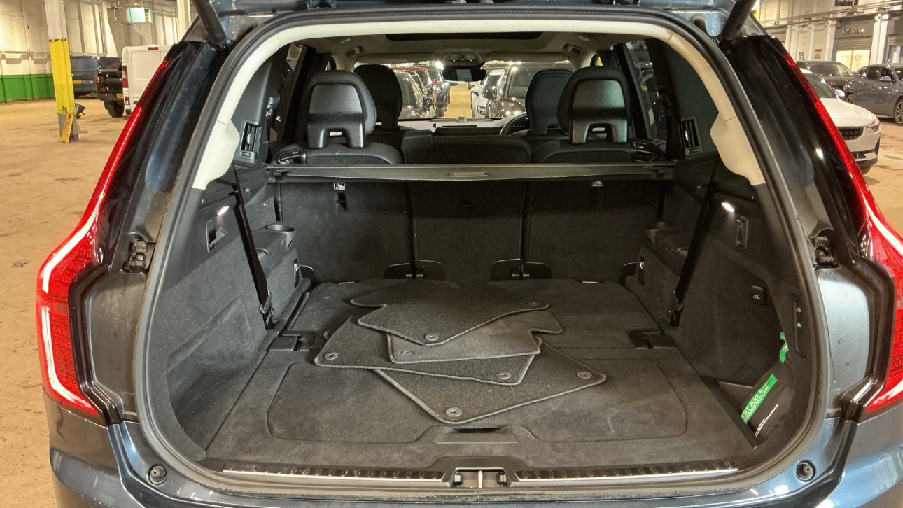 Volvo XC90 Ultra Dark AWD gallery image 6 available through Kova Motors